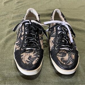 Authentic Gucci Black and Tan Patterned Sneakers